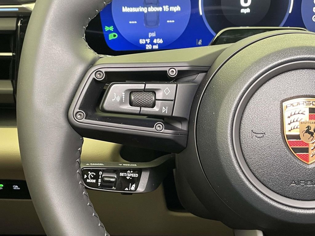 New 2026 Porsche Macan 4 Electric image 40