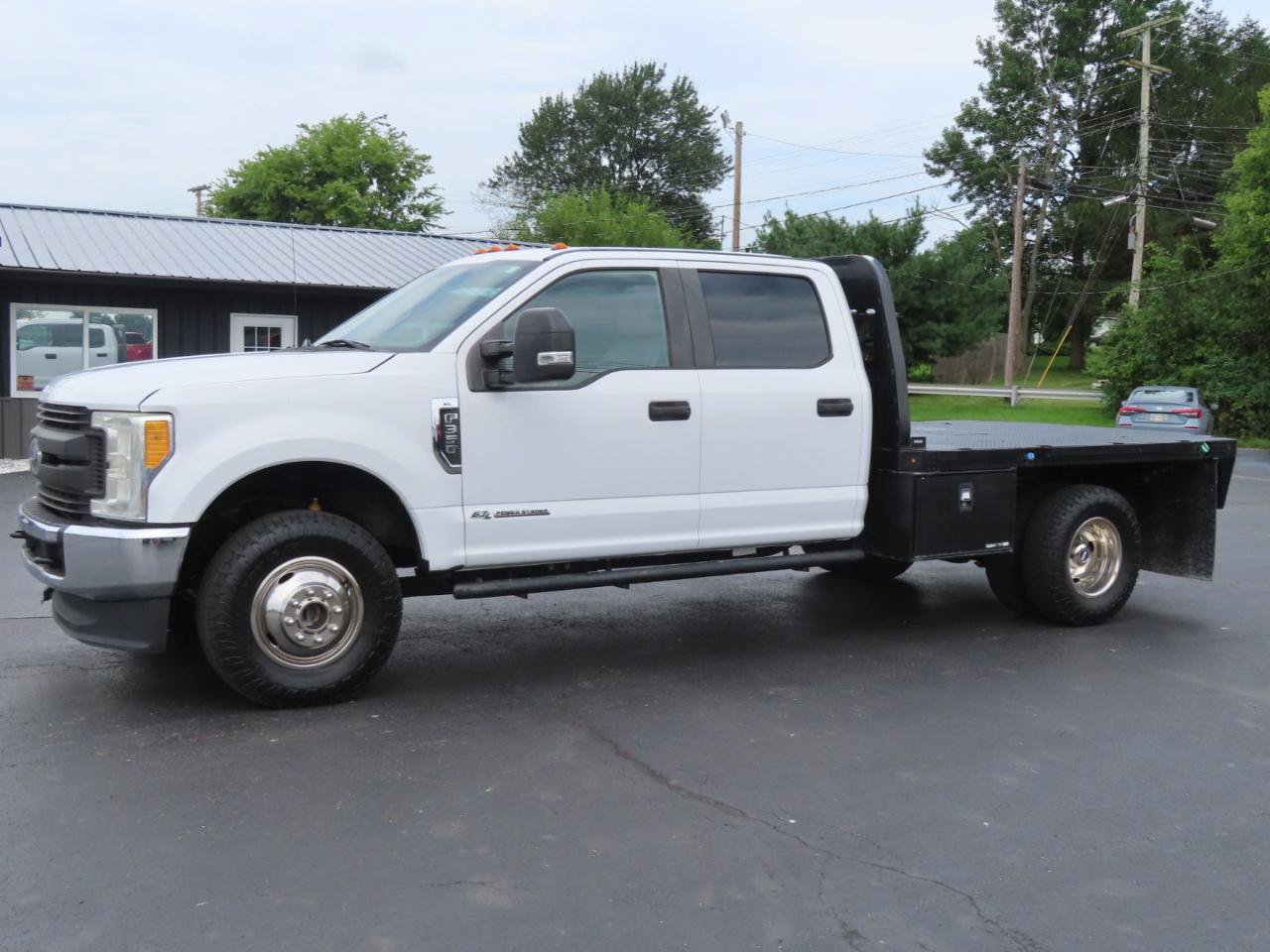 Used 2017 Ford F350 XL w/ Power Equipment Group AWD/4WD image 2