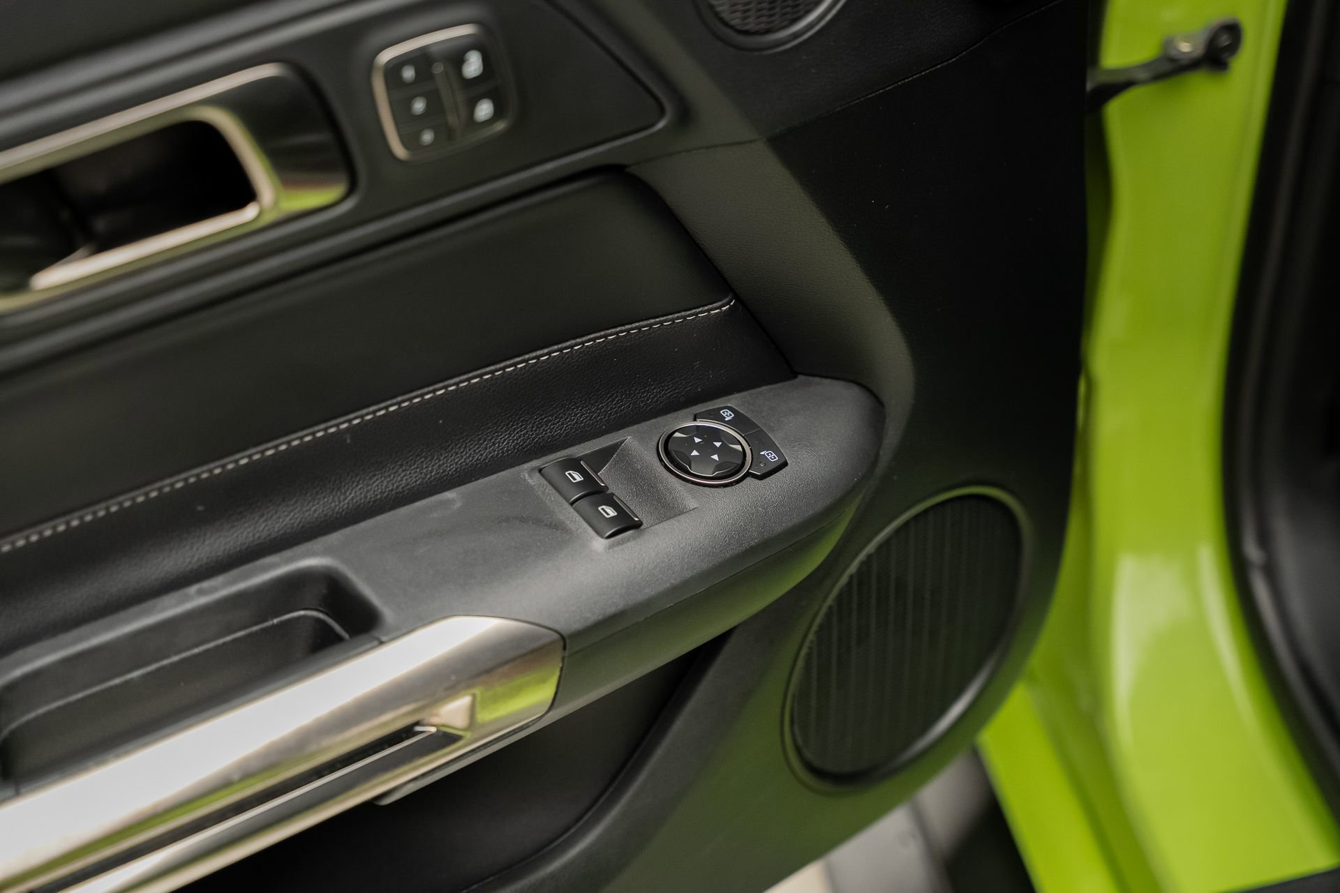 Used 2020 Ford Mustang Shelby GT500 w/ Technology Package image 59