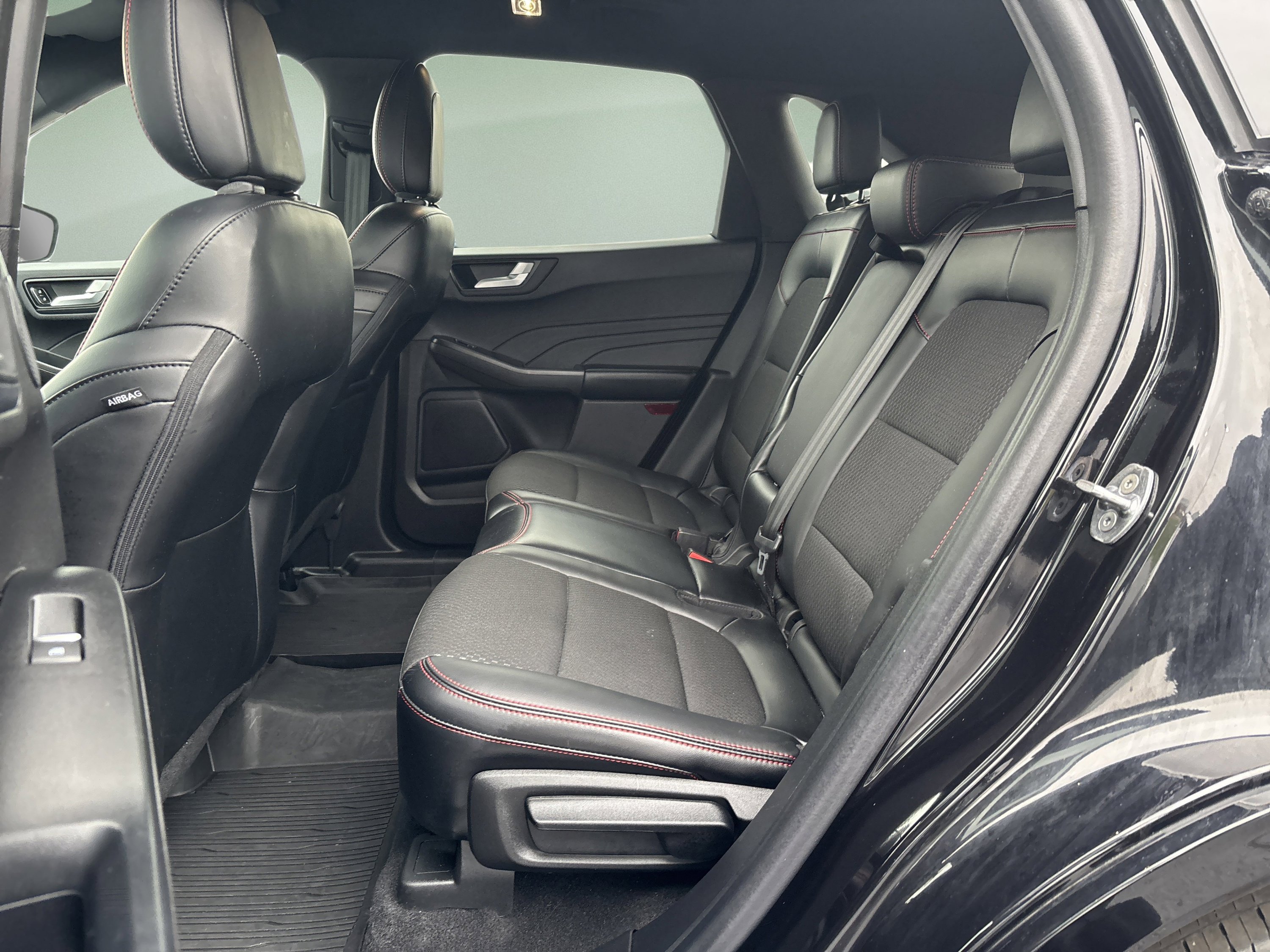 Used 2024 Ford Escape ST-Line Select w/ Tech Pack #2 image 18