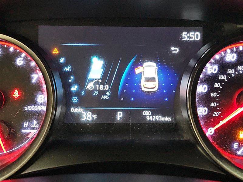 Used 2022 Toyota Camry XSE FWD image 8