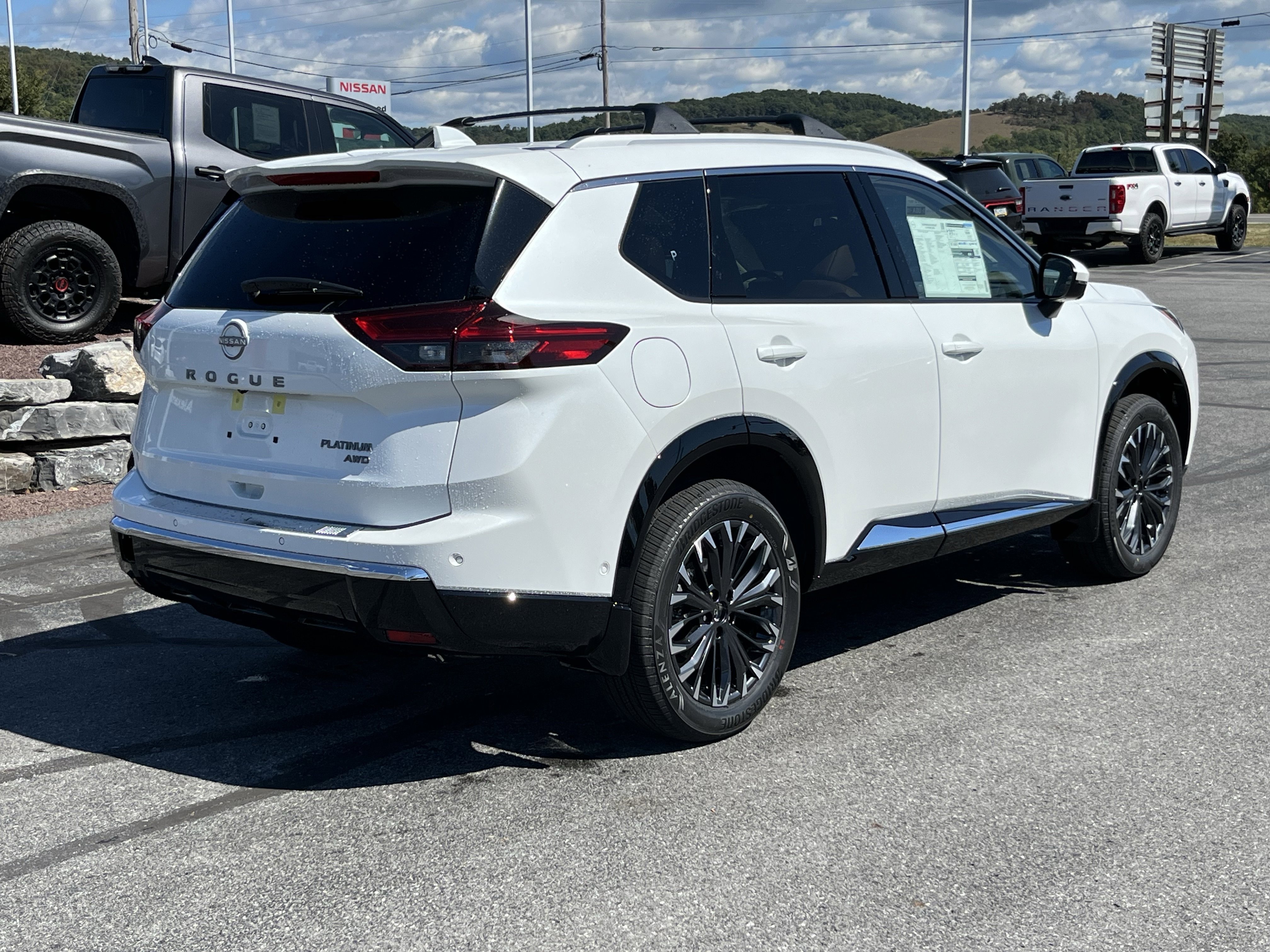 New 2026 Nissan Rogue Platinum w/ Platinum Premium Package image 3