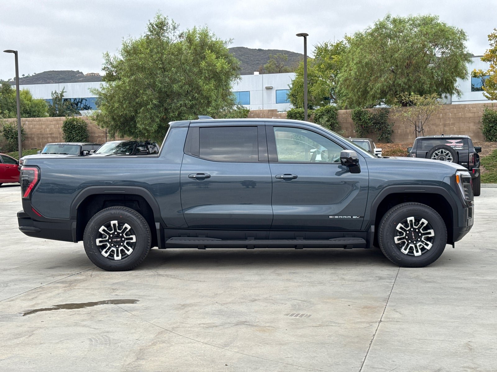 Used 2026 GMC Sierra EV Elevation AWD/4WD image 7