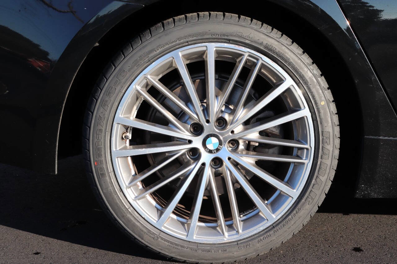 Used 2019 BMW 530i w/ Convenience Package image 11