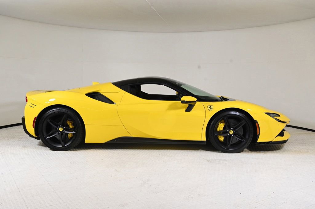 Used 2022 Ferrari SF90 Spider Base image 10