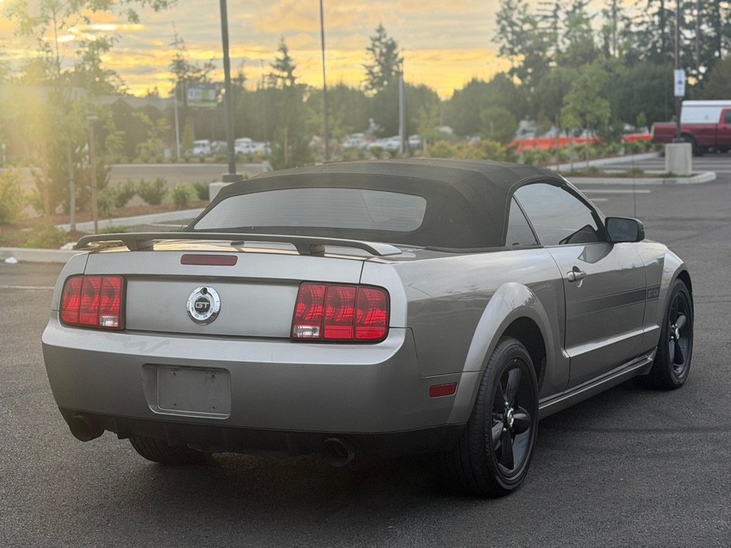 Used 2009 Ford Mustang GT RWD image 3