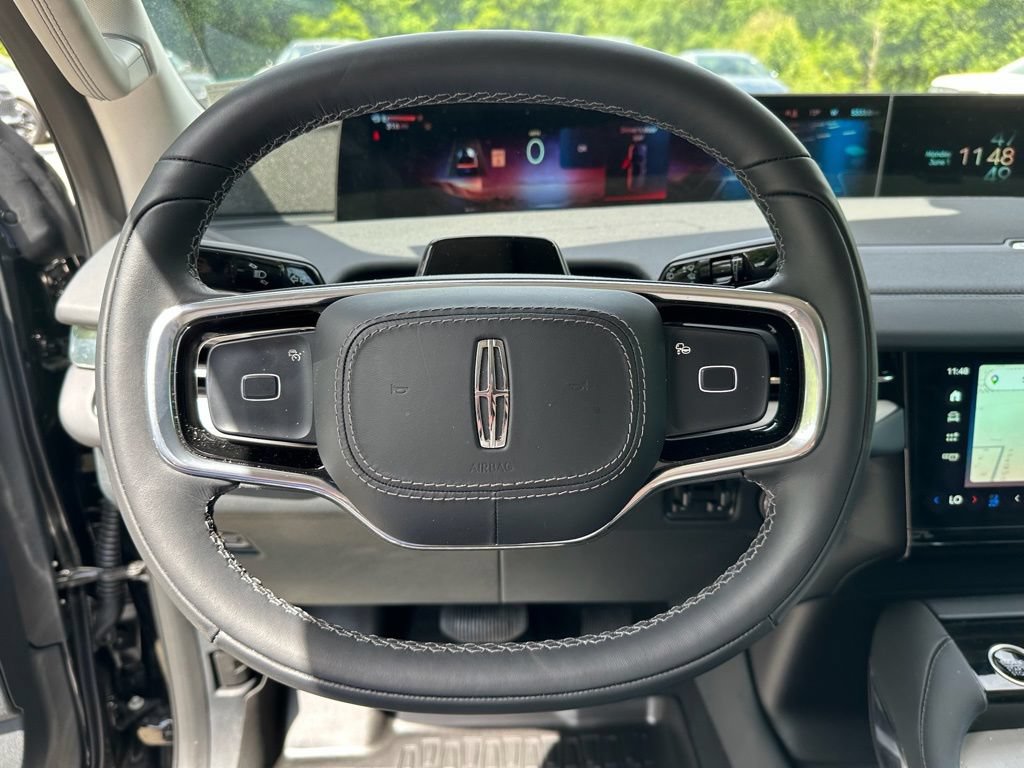 New 2025 Lincoln Navigator Reserve AWD/4WD image 6