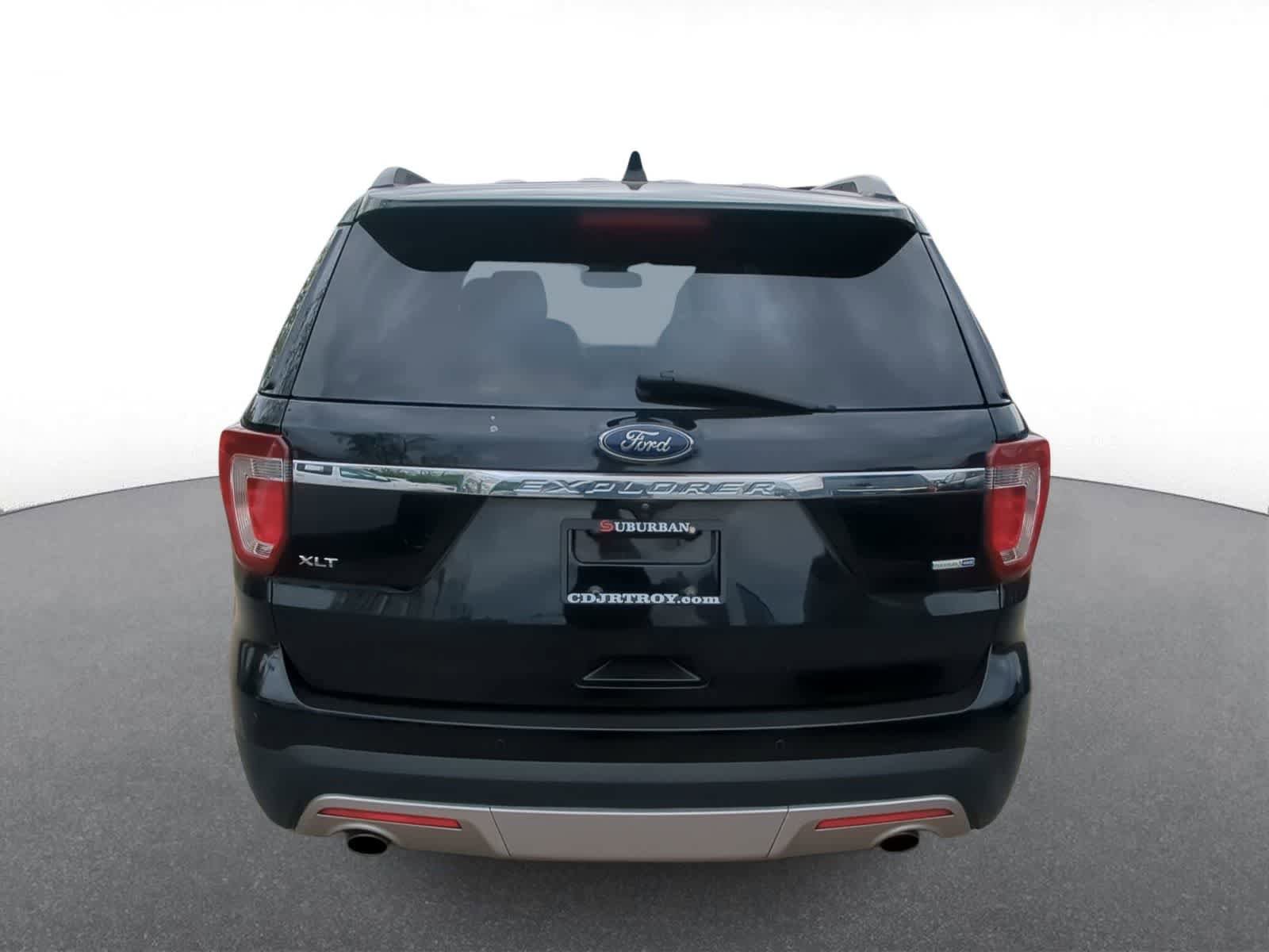 Used 2016 Ford Explorer XLT w/ Equipment Group 202A AWD/4WD image 7