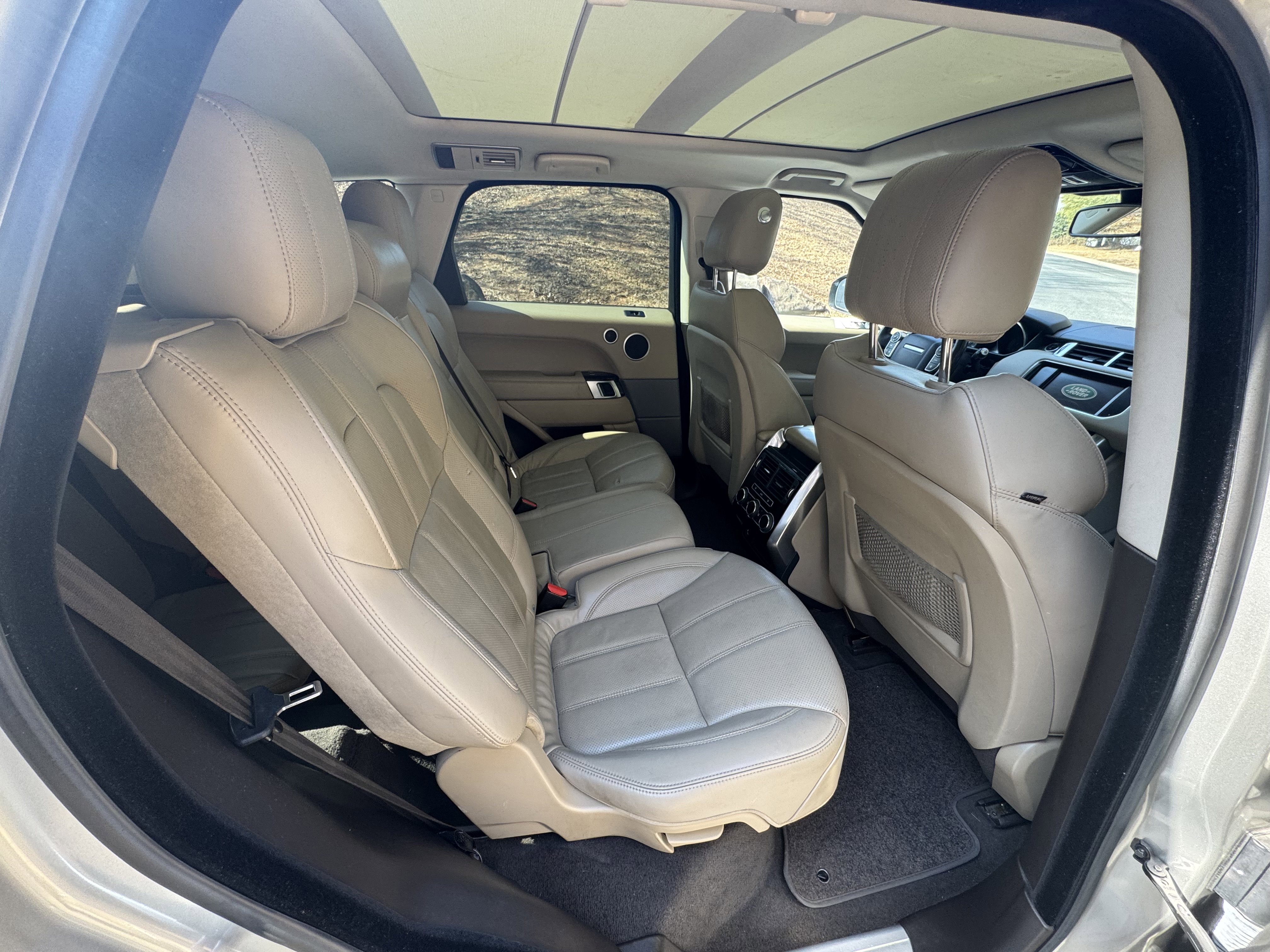 Used 2014 Land Rover Range Rover Sport HSE image 28