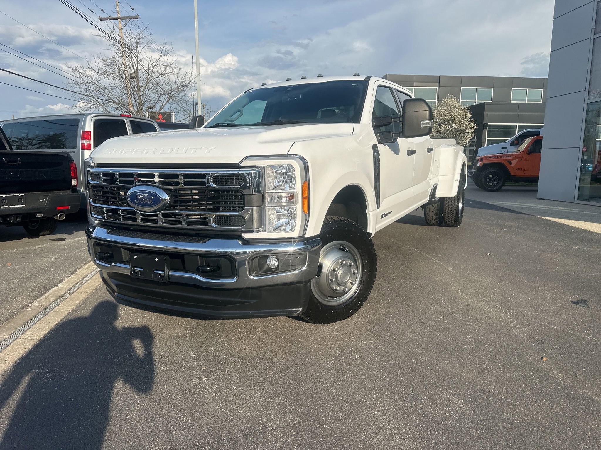 Used 2023 Ford F350 XLT image 1