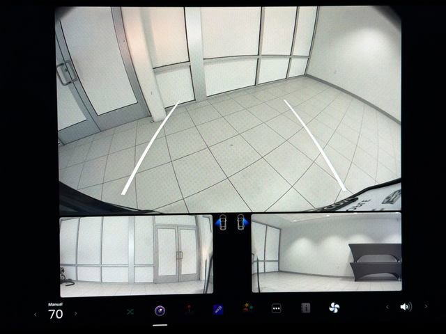 Used 2022 Tesla Model X Plaid image 13