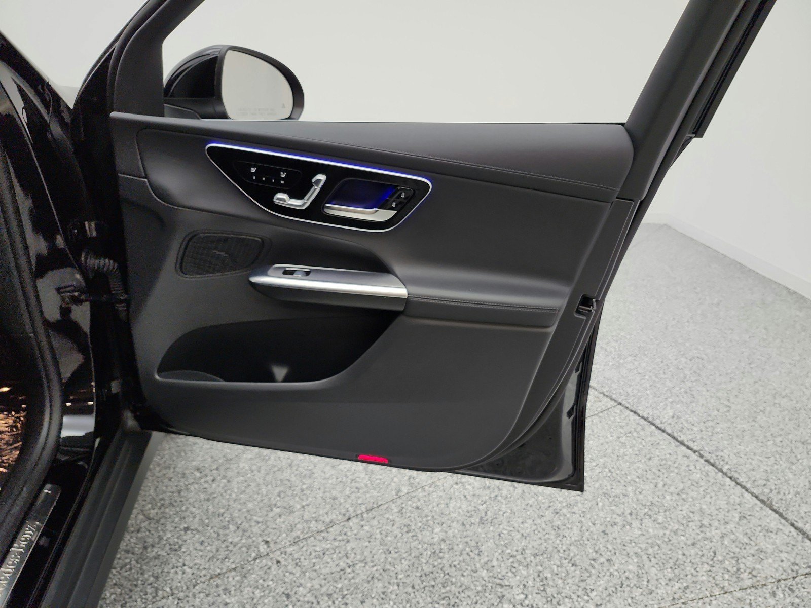 Used 2024 Mercedes-Benz GLC 300 image 25