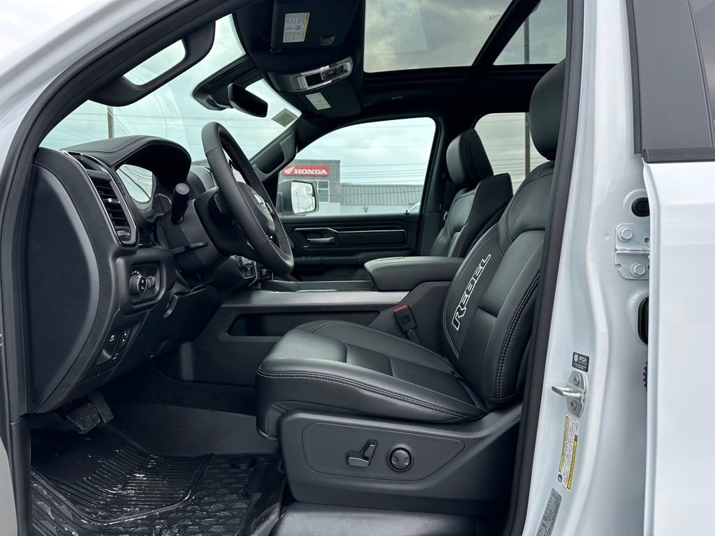 New 2026 RAM 1500 Laramie AWD/4WD image 24