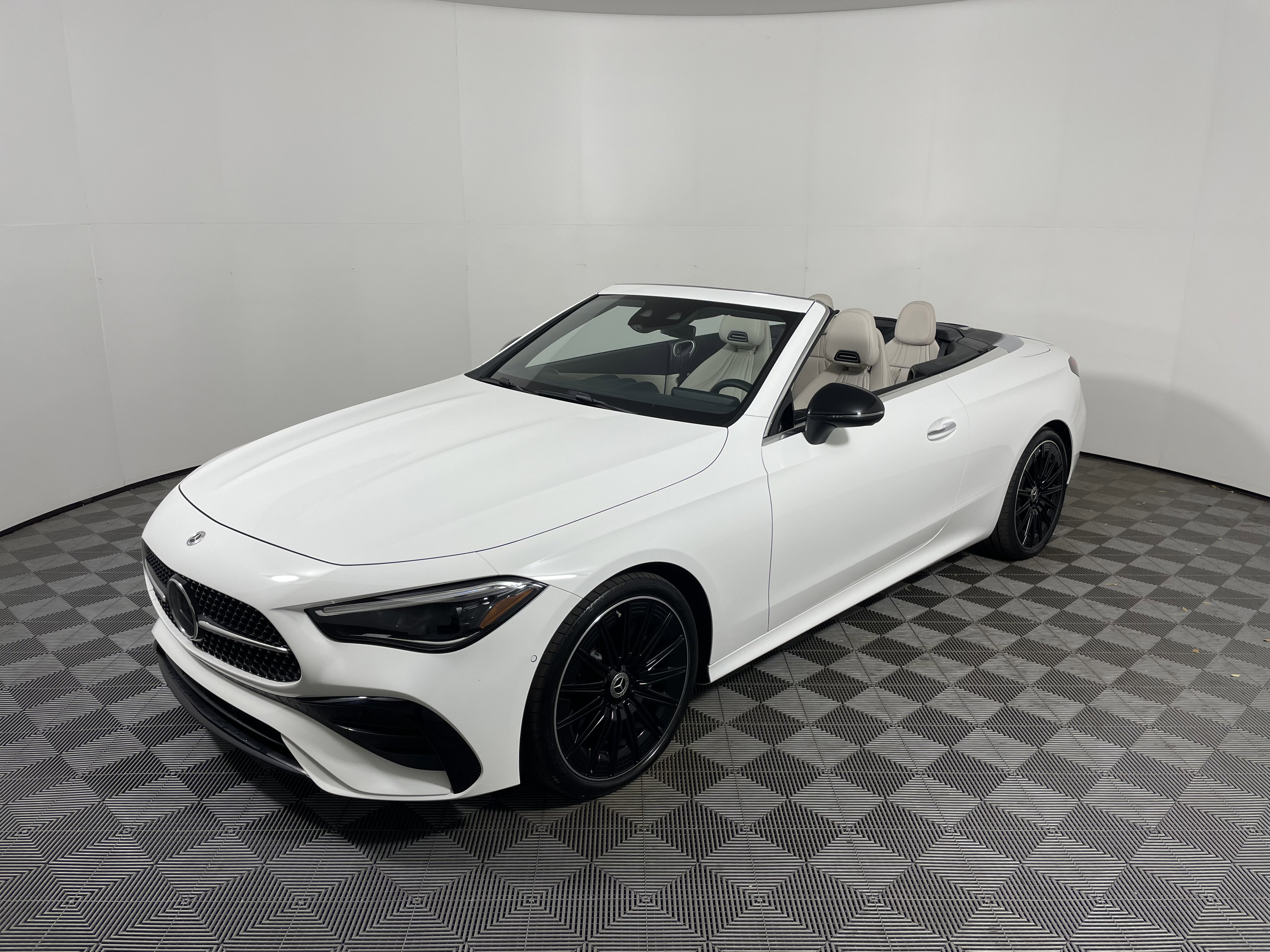 Certified 2026 Mercedes-Benz CLE 300 4MATIC Cabriolet image 9