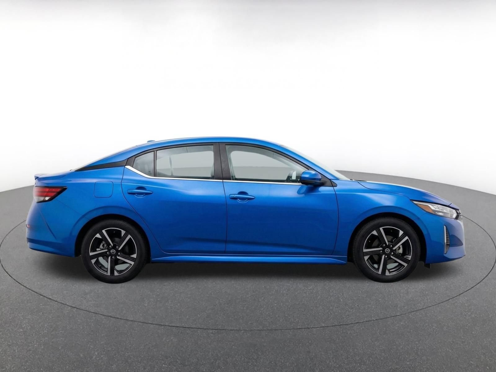 Used 2025 Nissan Sentra SV FWD image 8