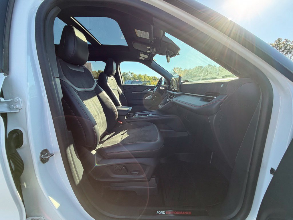 Used 2025 Ford Explorer ST AWD/4WD image 24
