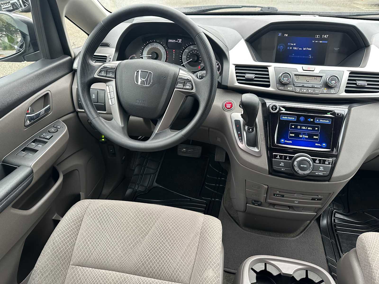 Used 2016 Honda Odyssey SE image 17