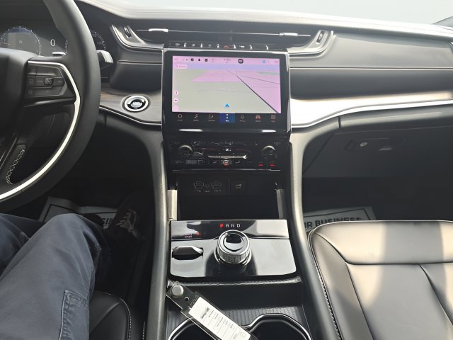 Certified 2025 Jeep Grand Cherokee L Limited AWD/4WD image 26