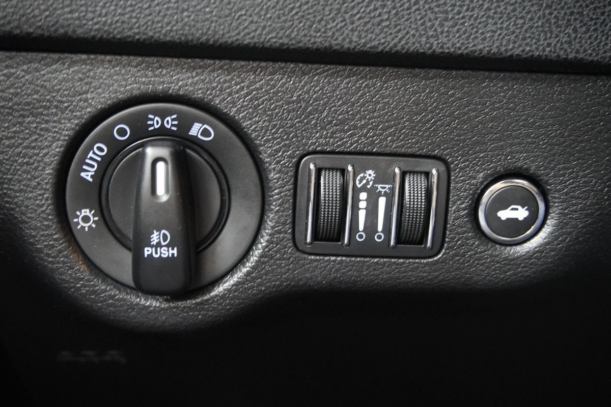 Used 2013 Dodge Charger SXT Plus AWD/4WD image 29