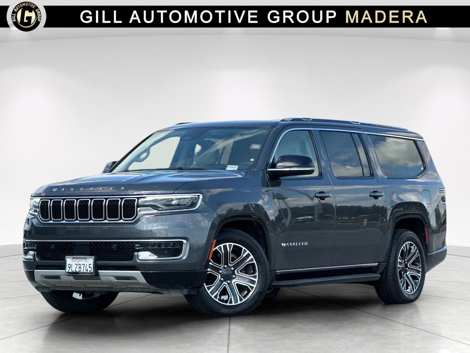 Used 2024 Jeep Wagoneer L Series II w/ Flexible Seating Group AWD/4WD image 1