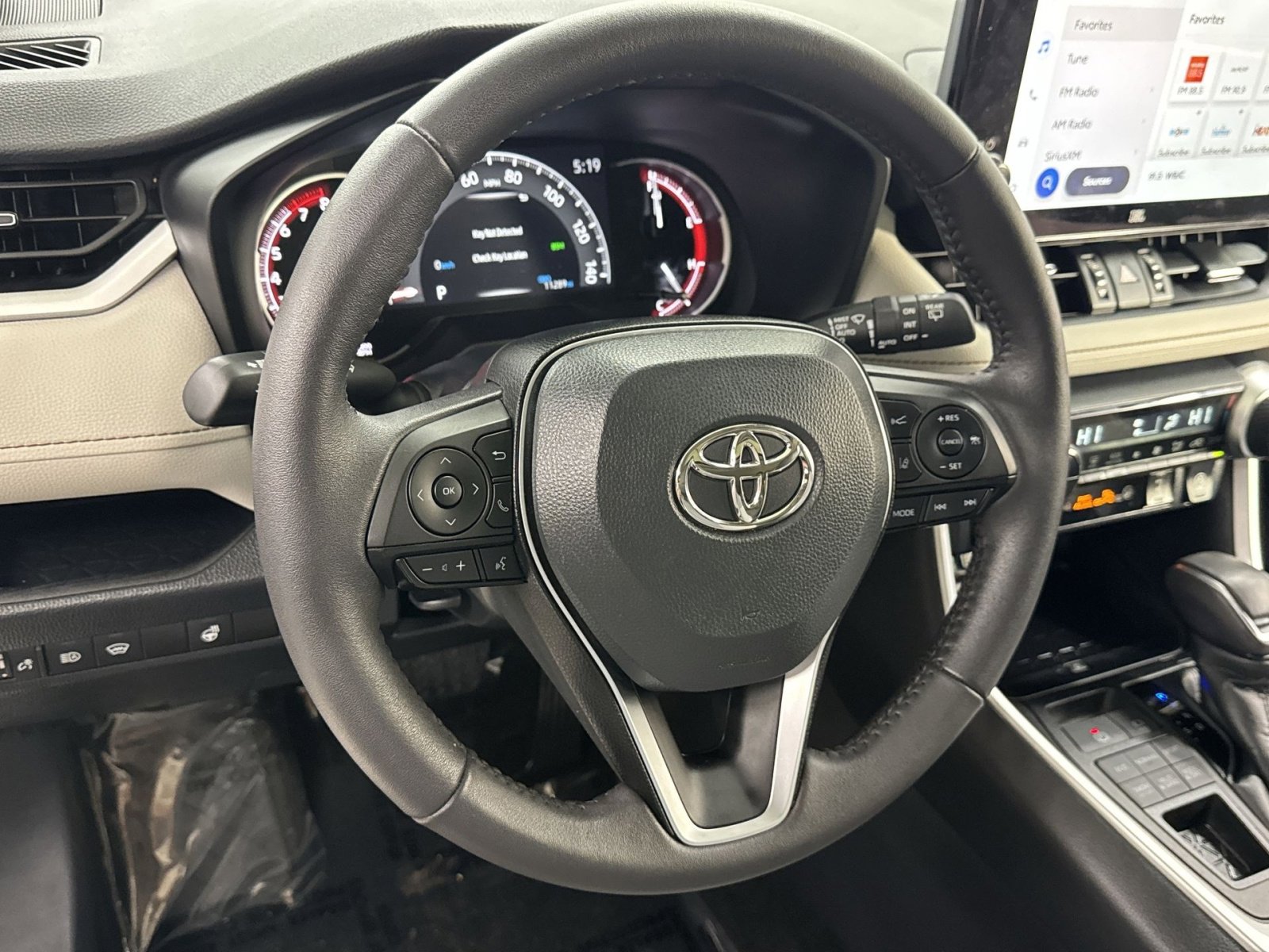 Used 2023 Toyota RAV4 XLE Premium AWD/4WD image 28