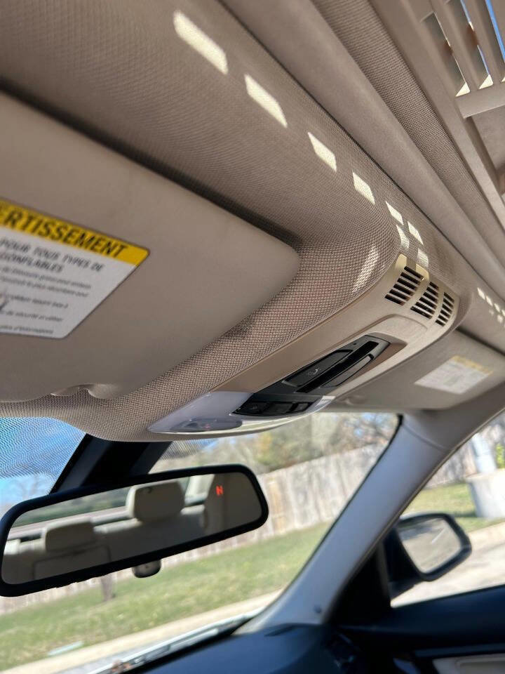 Used 2015 BMW 320i Sedan image 27