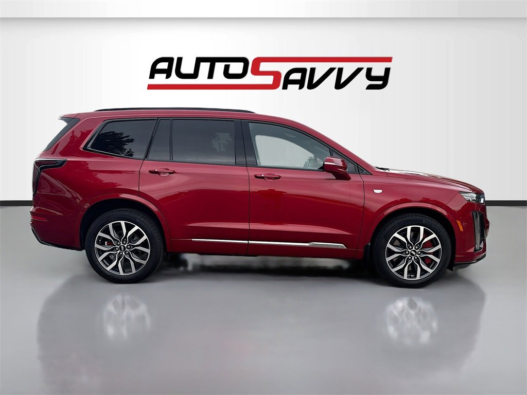 Used 2024 Cadillac XT6 Sport w/ Technology Package image 8