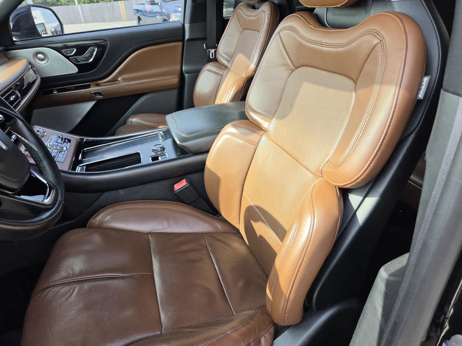 Used 2020 Lincoln Aviator Reserve w/ Equipment Group 202A AWD/4WD image 16