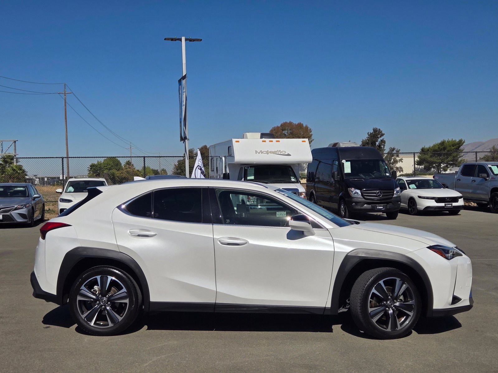 Used 2022 Lexus UX 200 w/ Accessory Package (Z2) FWD image 8