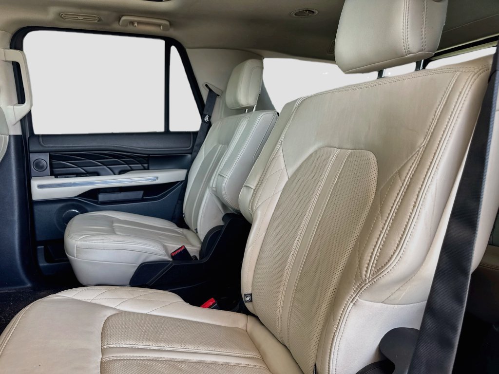 Used 2019 Ford Expedition Platinum RWD image 28