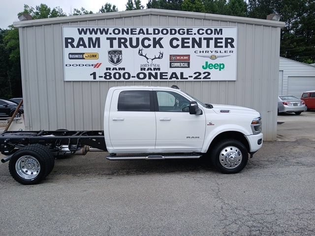New 2026 RAM 5500 4x4 Crew Cab w/ Laramie Trim Package image 2