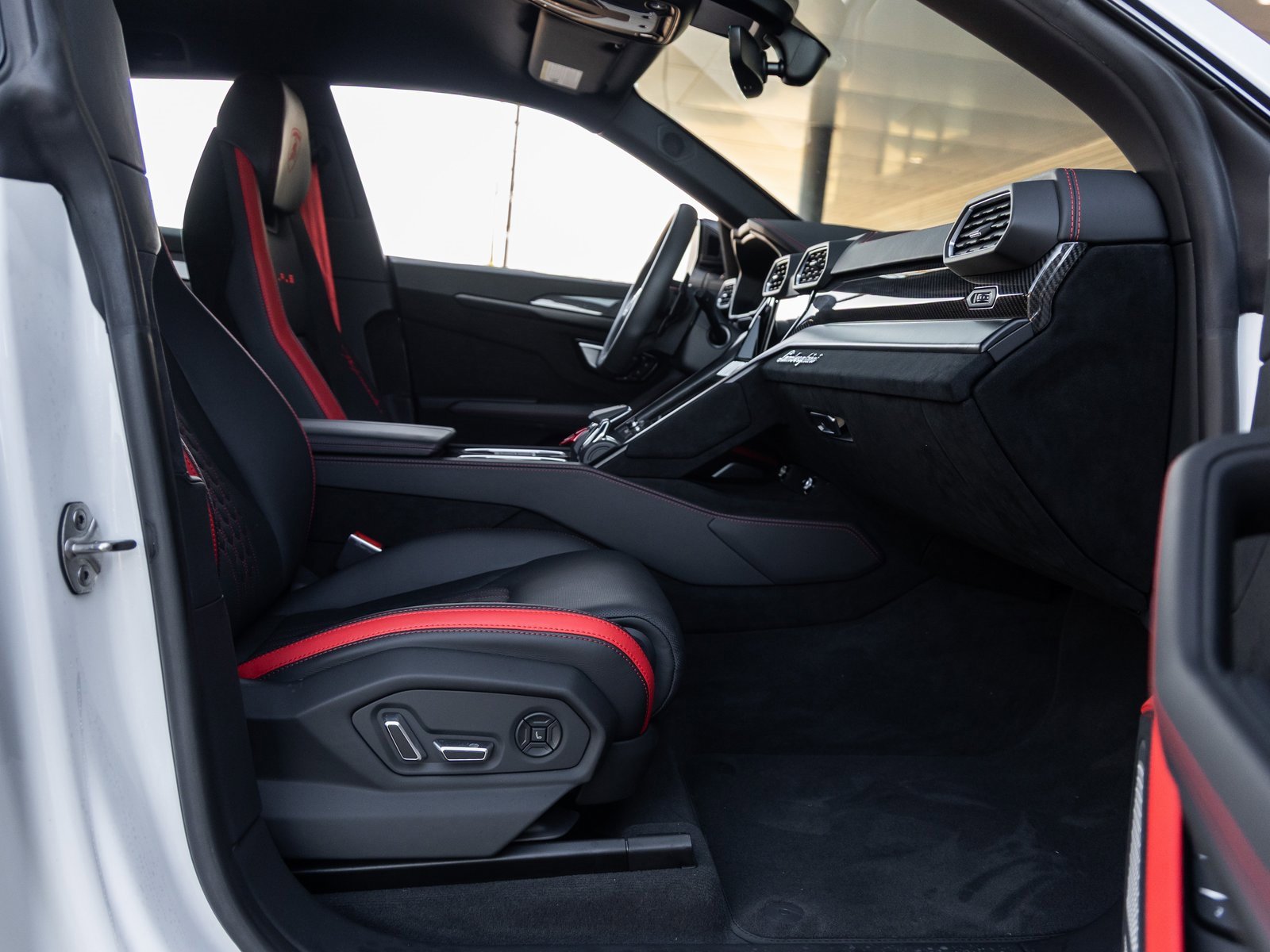 Used 2024 Lamborghini Urus Performante image 51