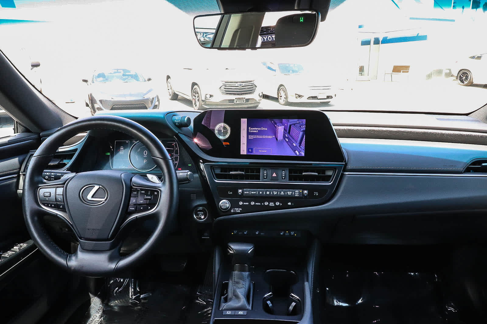 Used 2025 Lexus ES 300h w/ Premium Package FWD image 17