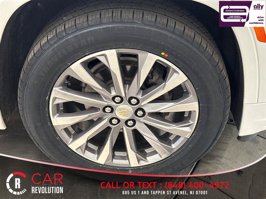 Used 2023 Chevrolet Traverse Premier FWD image 53