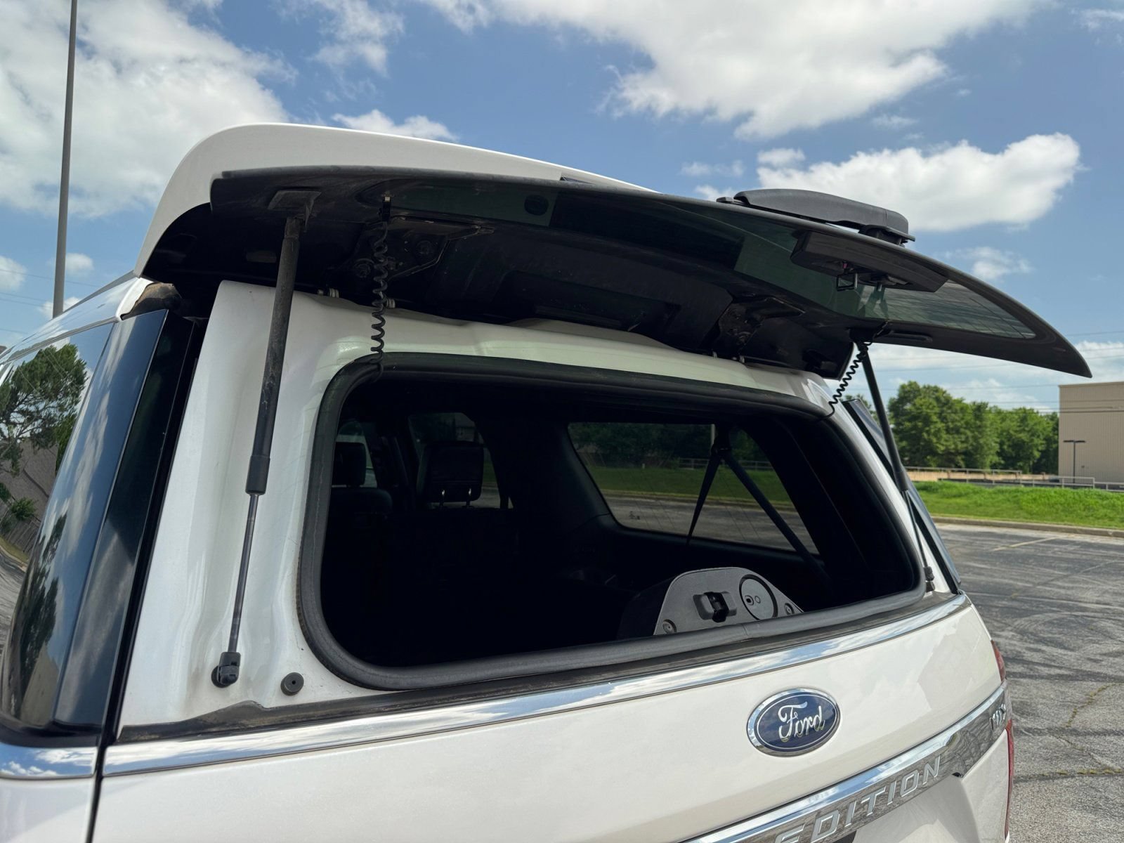 Used 2019 Ford Expedition Max XLT w/ Equipment Group 202A AWD/4WD image 16