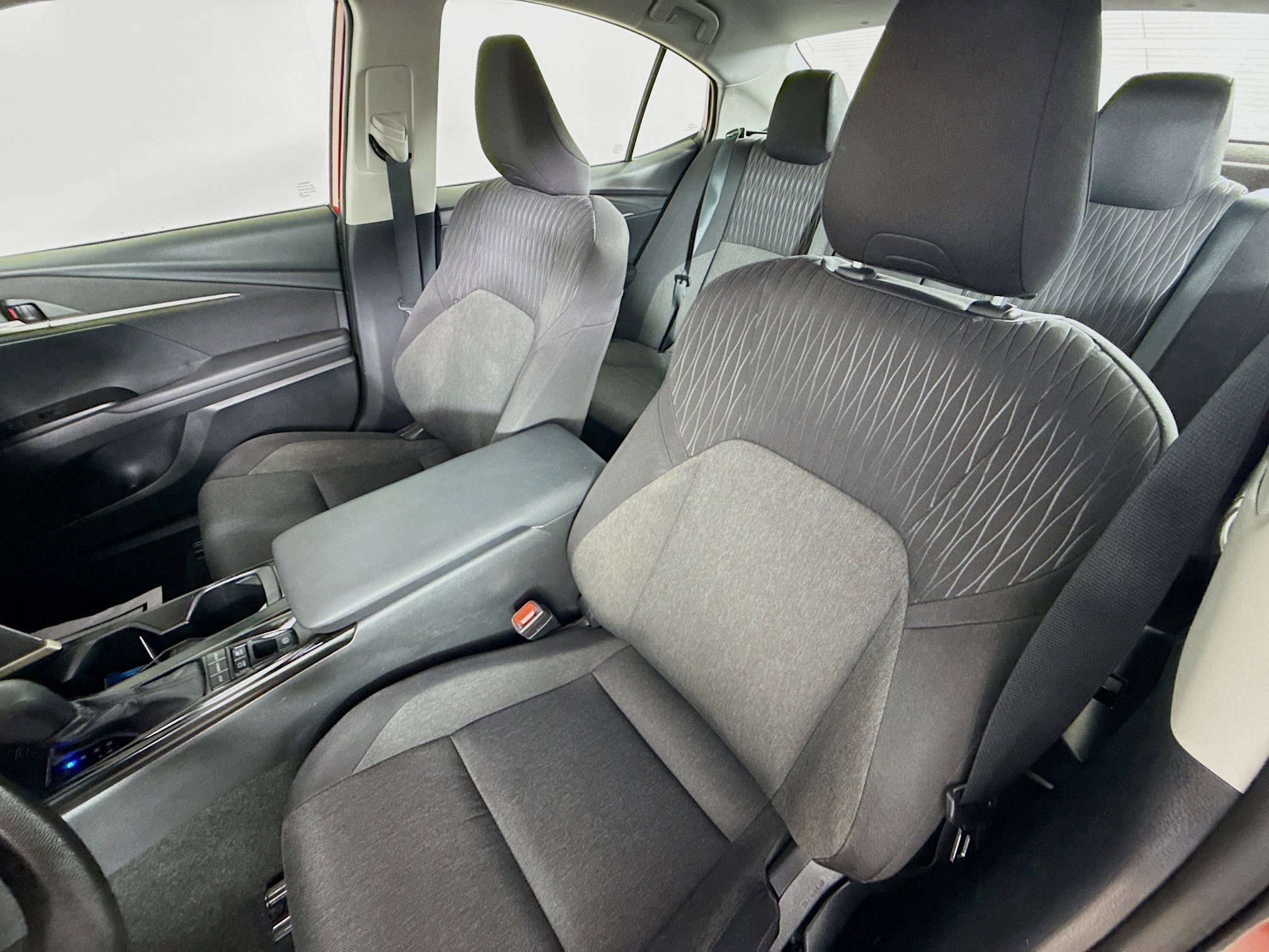 Used 2025 Toyota Camry LE FWD image 25