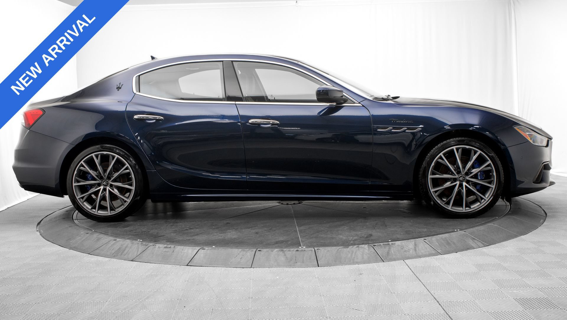 Used 2023 Maserati Ghibli Modena Q4 AWD/4WD image 8