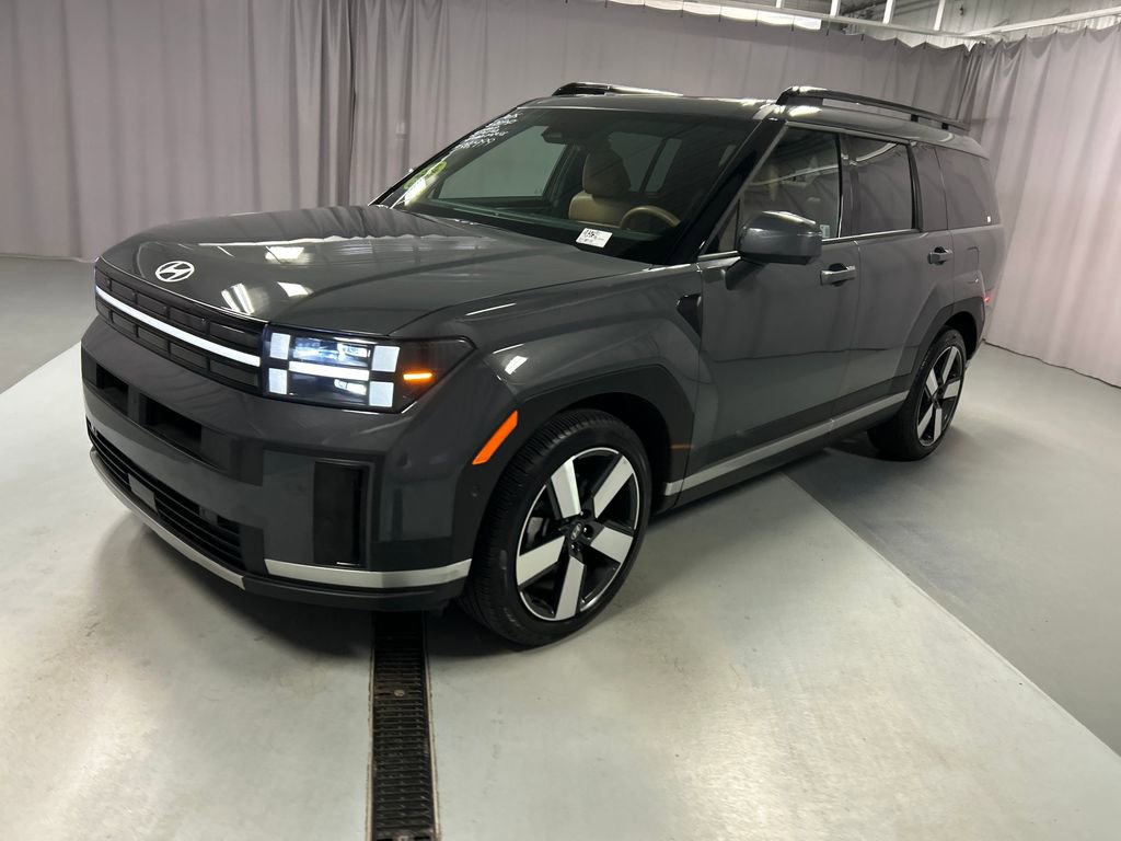 Used 2025 Hyundai Santa Fe Limited image 3