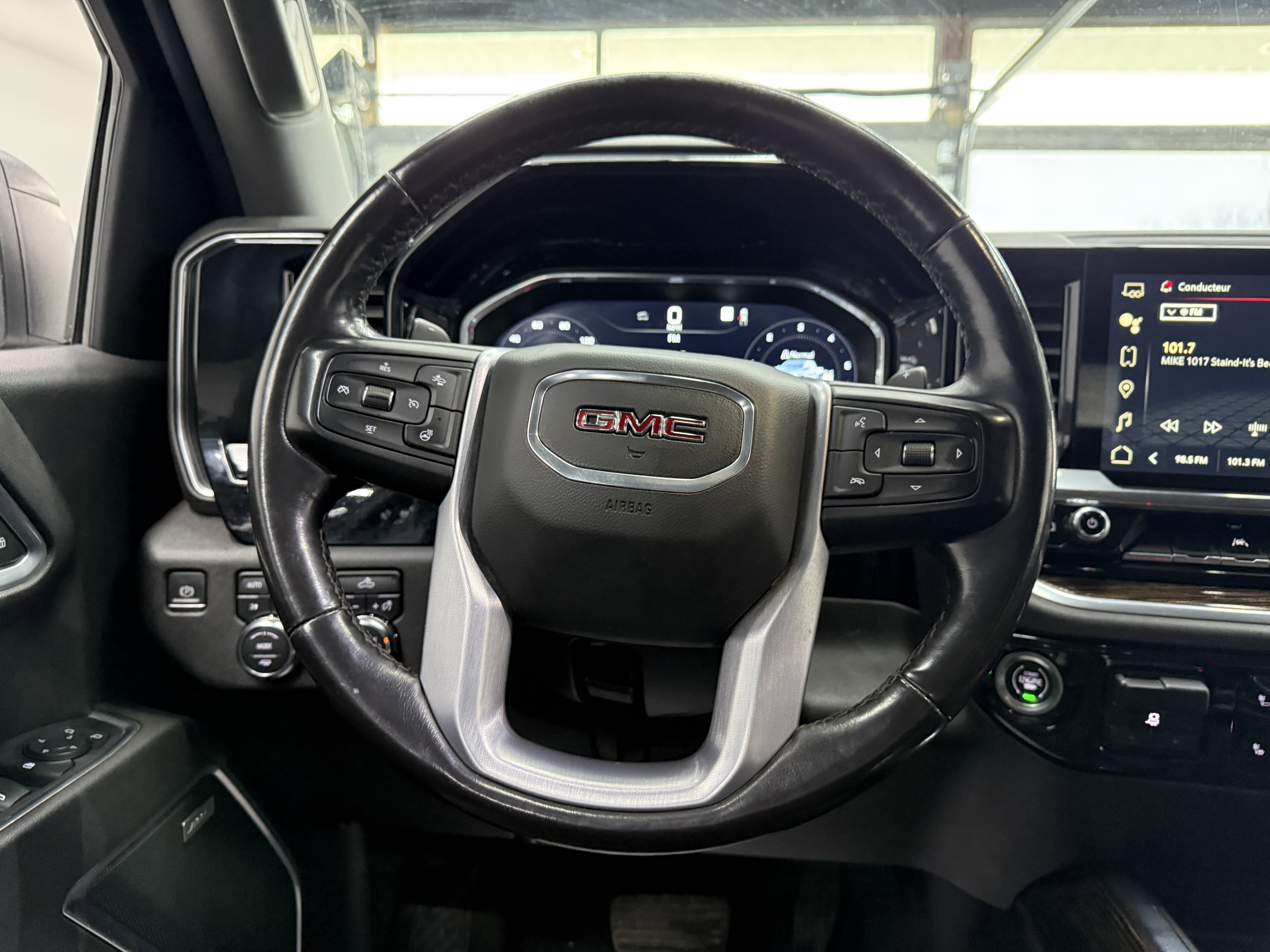 Used 2022 GMC Sierra 1500 Elevation w/ Preferred Package image 14