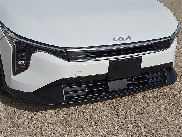 Used 2025 Kia K4 LXS image 7