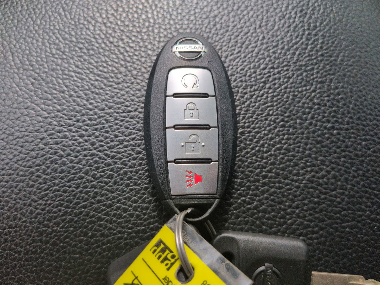 Used 2019 Nissan Titan PRO-4X w/ Pro-4x Convenience Package AWD/4WD image 28