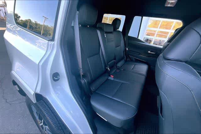Used 2024 Lexus GX 550 w/ Cold Area Package AWD/4WD image 26