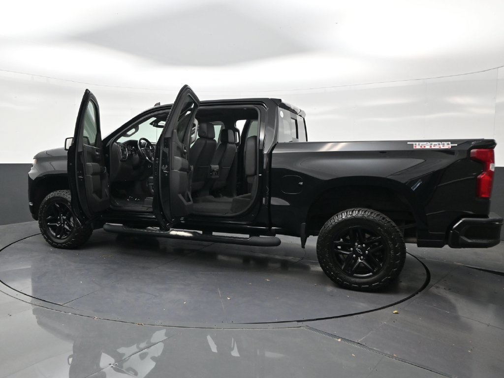 Used 2021 Chevrolet Silverado 1500 LT Trail Boss w/ Convenience Package II AWD/4WD image 31