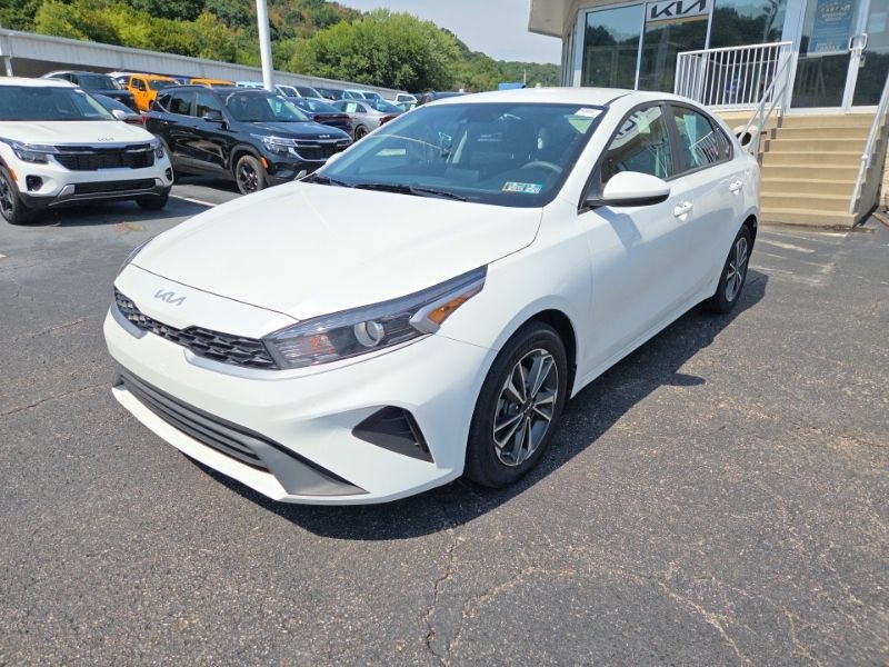 Used 2024 Kia Forte LXS FWD image 3