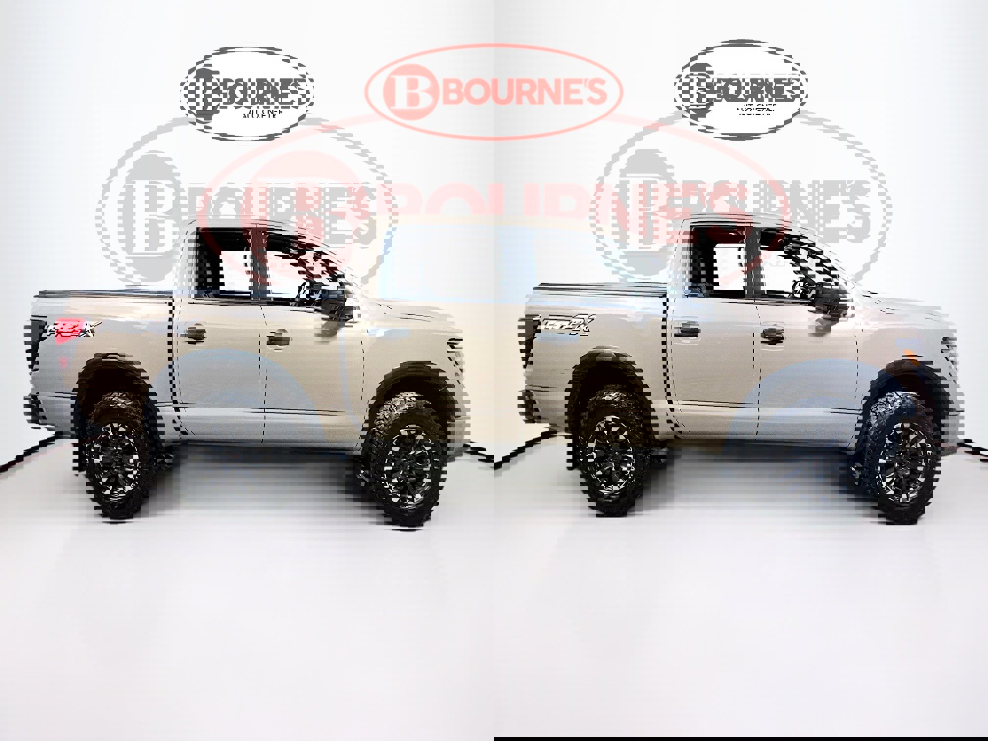 Used 2024 Nissan Titan PRO-4X w/ Pro-4x Convenience Package image 10