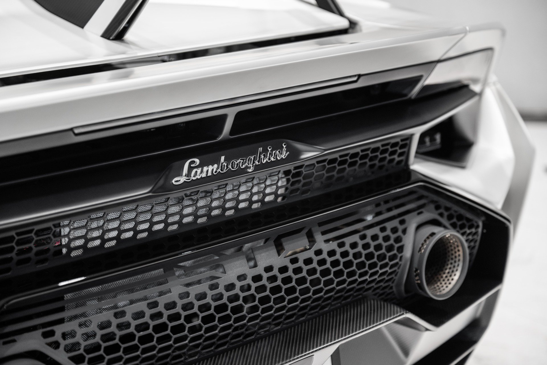 Used 2023 Lamborghini Huracan STO RWD image 12