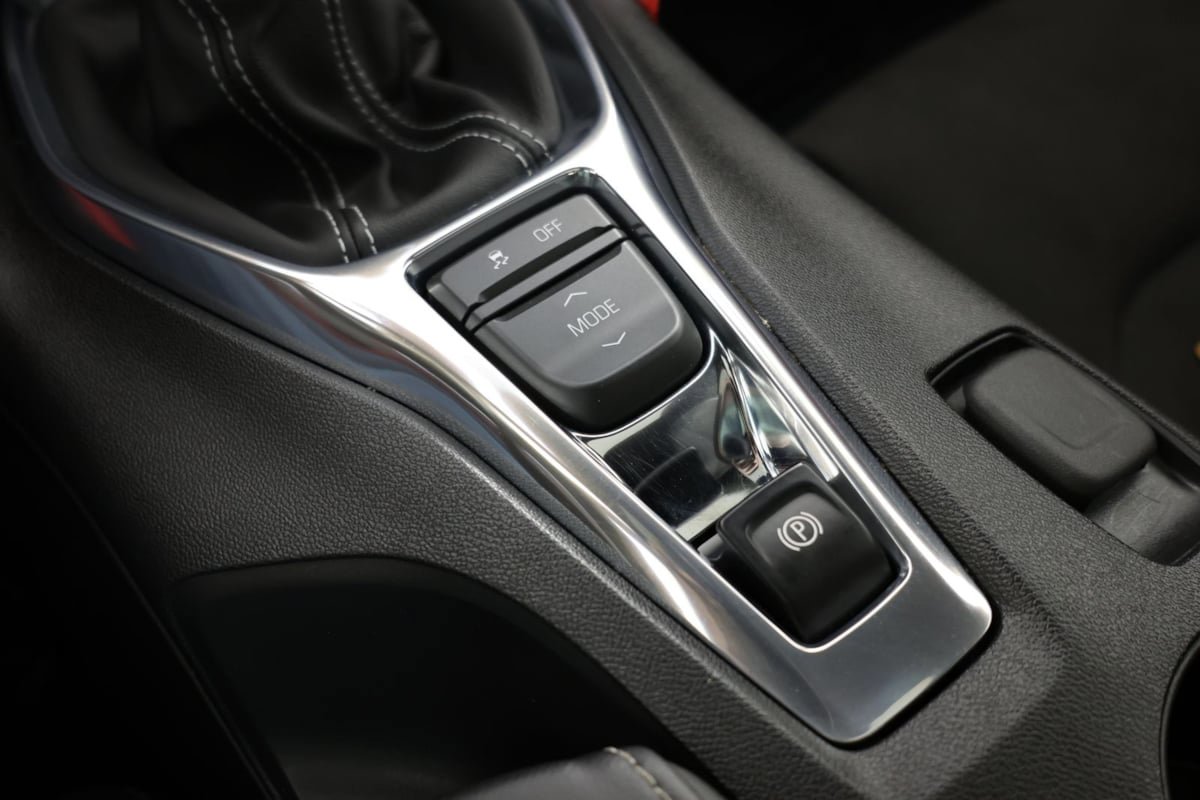 Used 2018 Chevrolet Camaro SS RWD image 30