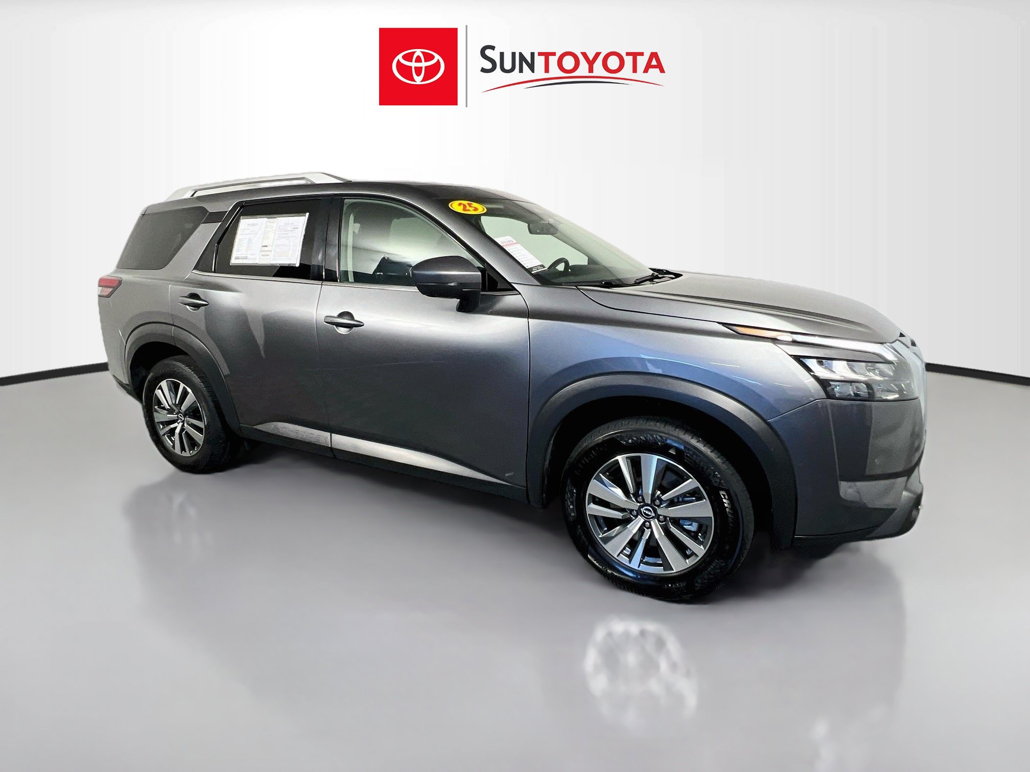 Used 2025 Nissan Pathfinder SL