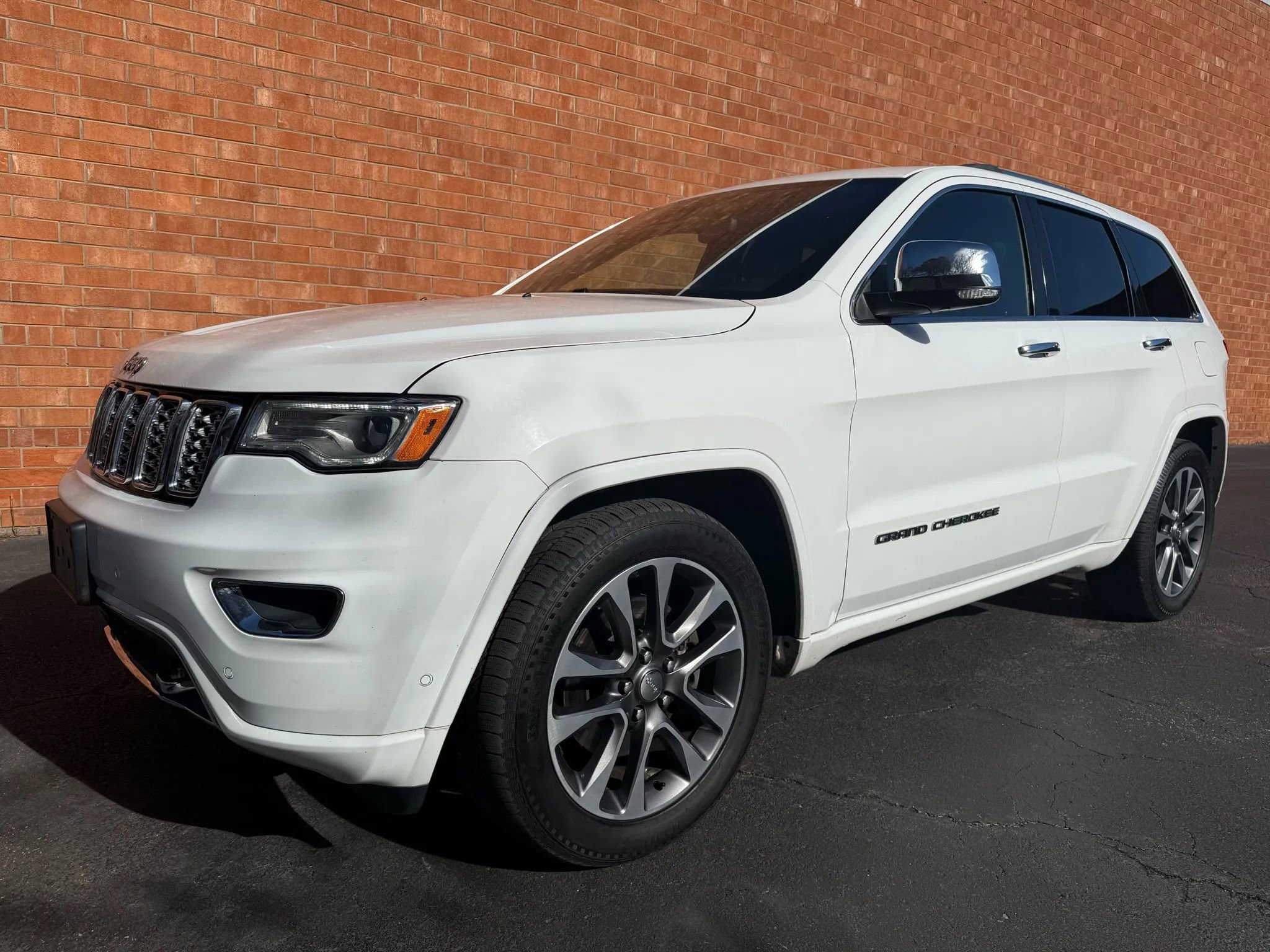 Used 2018 Jeep Grand Cherokee Overland image 4
