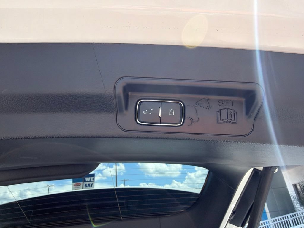 Used 2025 Ford Explorer Platinum RWD image 10